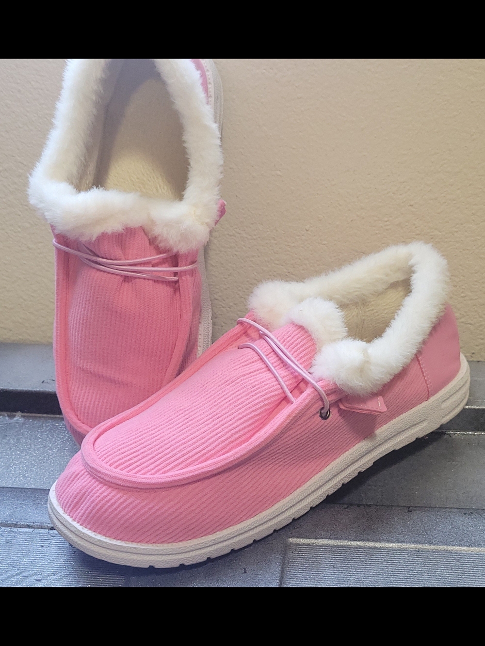 Source Unknown Pink Slip-On Fleece-Lined Women's Slippers